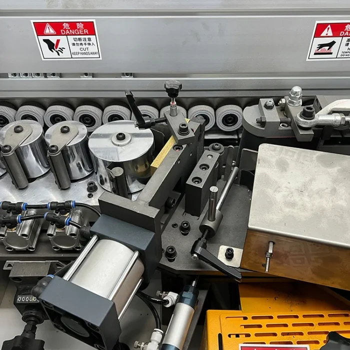 Made in China Portable Pvc Woodworking Price Automatic Edge Banding Machine - Image 3
